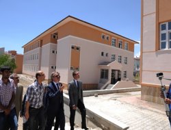 İşçiliği beğenmedi yeniden yapılması talimatı verdi