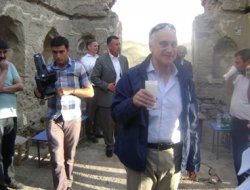 Ricciardone Hoşap Kalesi'ni gezdi