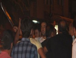 Ankara'da eylemcilere satırlı saldırı