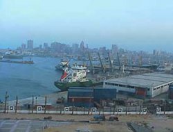 Mısır'da silah yüklü gemi ele geçirildi