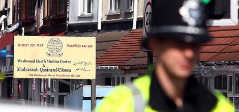 İngiltere'de camiye ırkçı saldırı