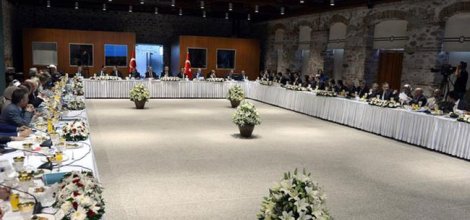 Başbakan, Akil insanlarla görüştü