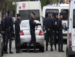 Fransa`da 9 Müslümana gözaltı