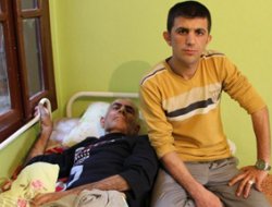 Yatalak Olan Yaşlı Adam Zorla Mahkemeye Getirilecek