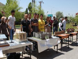 Bitlis'te öğrenciler projelerini sergiledi