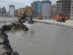 Taksim göle döndü, metro seferleri iptal edildi