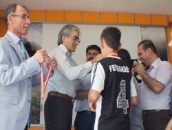 Öğrencilere ödülleri verildi