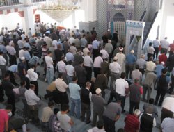 Van Yolu Camii ibadete açıldı