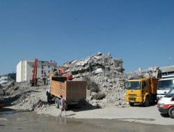 Defterdarlık binasının yıkımında sona gelindi