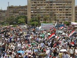 Mısır'da Mursi yanlıları ile muhalifler meydanlara indi