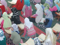 Ağrı'da camiler çocuklar ile şenlendi