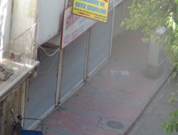 Silvan'da esnafa zorla kepenk kapattırıldı