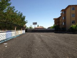 Okul yolunda asfalt çalışmaları başladı