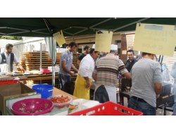 Yeni açılan Mevlana Camii'nden kermes