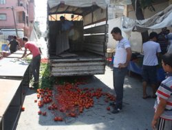 Semt pazarı esnafı: "10 yıldır yer sıkıntısı çekiyoruz"