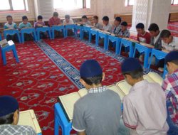 Bitlis'te camiler öğrenciler ile cıvıl cıvıl