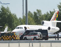 Snowden gerginliği uçak indirti