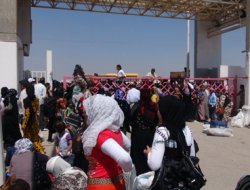 Sınır kapısında izdiham!