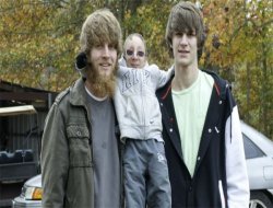 21 yaşında 90 cm boyunda