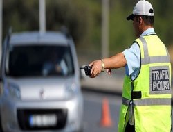 Sürücüler ehliyet için 101 lira ödeyecek