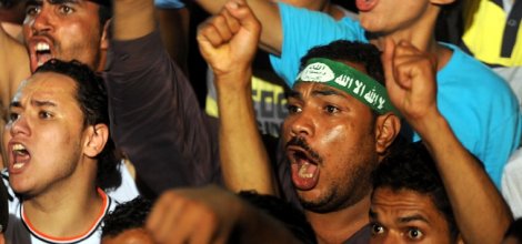 Darbe sonrası çatışma ve gözaltı