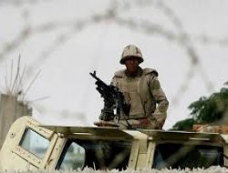 Li Misrê Kî Bi Darbekaran Re Ye?