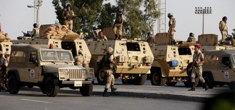 Kahire'de göstericilerin üzerine ateş açıldı