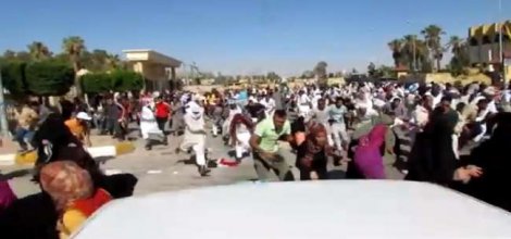 Baltacılar Adeviye`de halka saldırdı