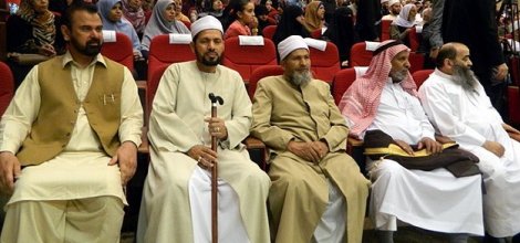 Mısır ordusu taraf olmamalı