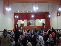 Uhuvvet-Der Hz. Fatıma'yı anlattı