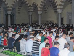 İstanbul'da ilk teravih ve sahur coşkusu