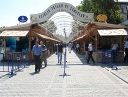 "Asırlık Tatlar ve Sanatlar Çarşısı" açıldı