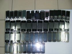 Habur'da kaçak 502 Cep Telefonu ele geçirildi