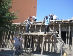 Cami-Der muhtaç ailenin yardımına koştu