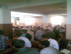 Çınar halkı camilerde mukabele halkalarına yoğun ilgi gösteriyor.