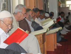 Camiler mukabele halkalarıyla doldu