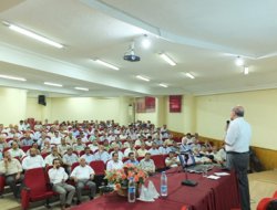 "İmamın görevi; camiye gelenleri ağırlamak, gelemeyenlere gitmektir"