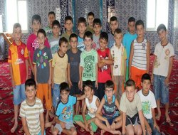 Camiye giden çocuklara tablet hediyesi