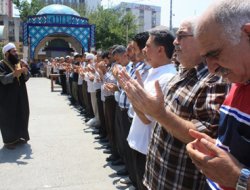 Mısır'da katledilenler için gıyabi cenaze namazı kılındı