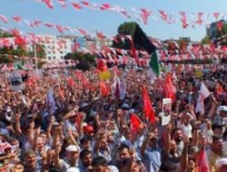 Saadet Partisi'nden Mursi'ye destek mitingi