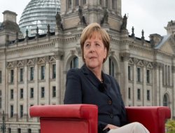 Merkel'den Mursi için çağrı