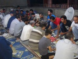 İrşad Der'den iftar yemeği