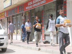 Van'da 2 bin aileye Rahmet Eli