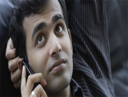 Çalan telefona cevap verdi hayatını kaybetti