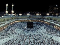 Eyüp Sultan'da sanal umre