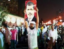 Mısır ordusundan açıklama: Mursi gözaltında değil ve iyi durumda