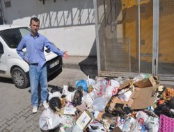 Çöpler toplanmayınca mahalleli isyan etti