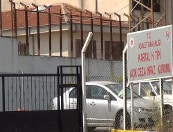 Gündüz cezaevinde gece alemde!