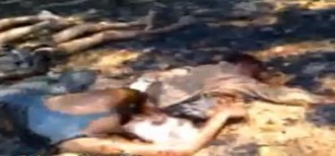 Müslümanlar diri diri yakılıyor