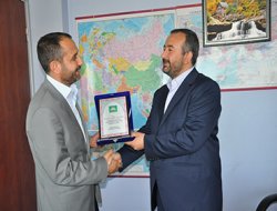 HÜDA-PAR'dan Doğruhaber'e teşekkür plaketi